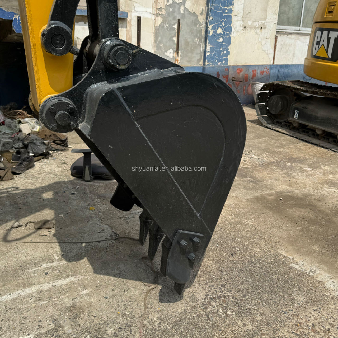 Second Hand CAT420 Loader with Strong Power and Overall Soft Steel Design