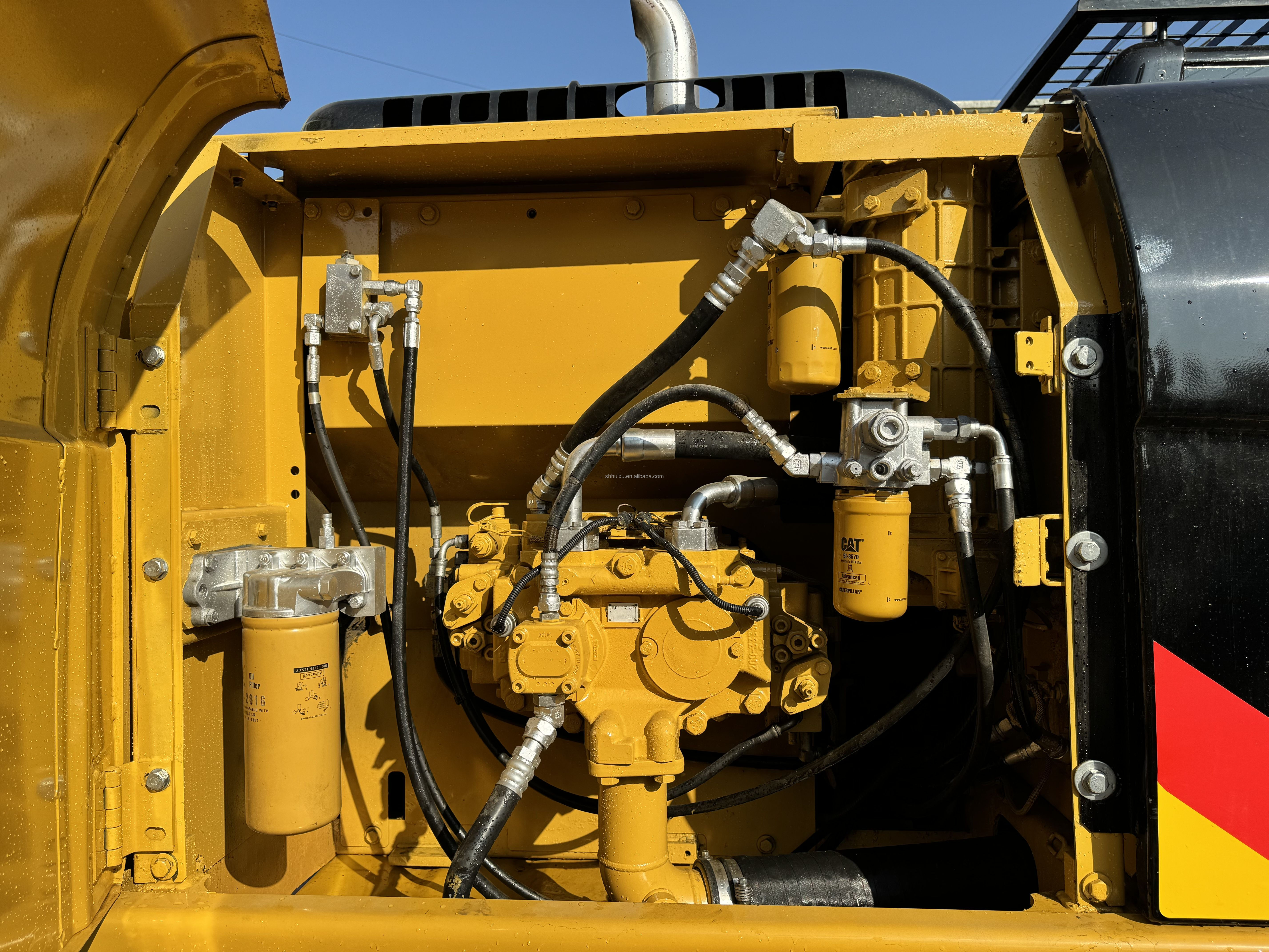 Caterpillar- Excavator Original 320d2 hydraulic construction Digger CAT- 320d2 Good Condition sell cheap used crawler excavator