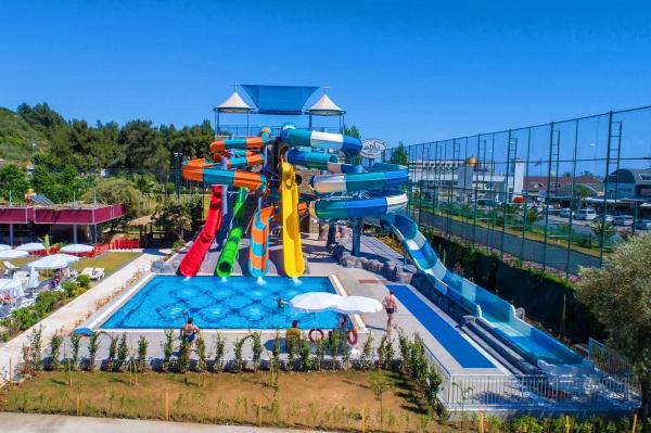 Outdoor Commercial Water Park Swimming Pool Games Aquatic Fiberglass Slide For