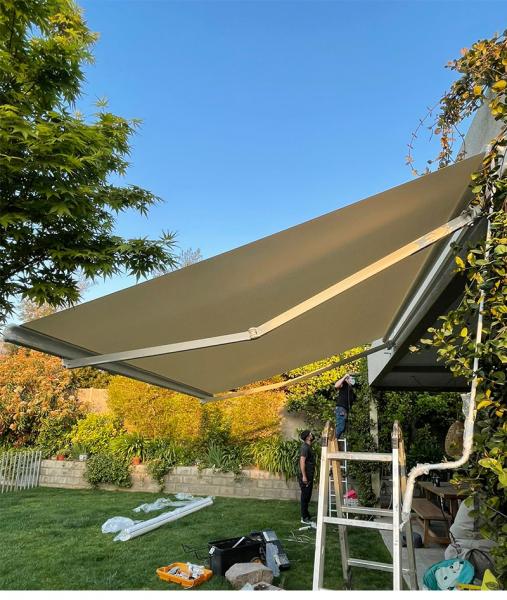 Balcony Aluminium retractable awning with rain chennel , aluminium retractable awning
