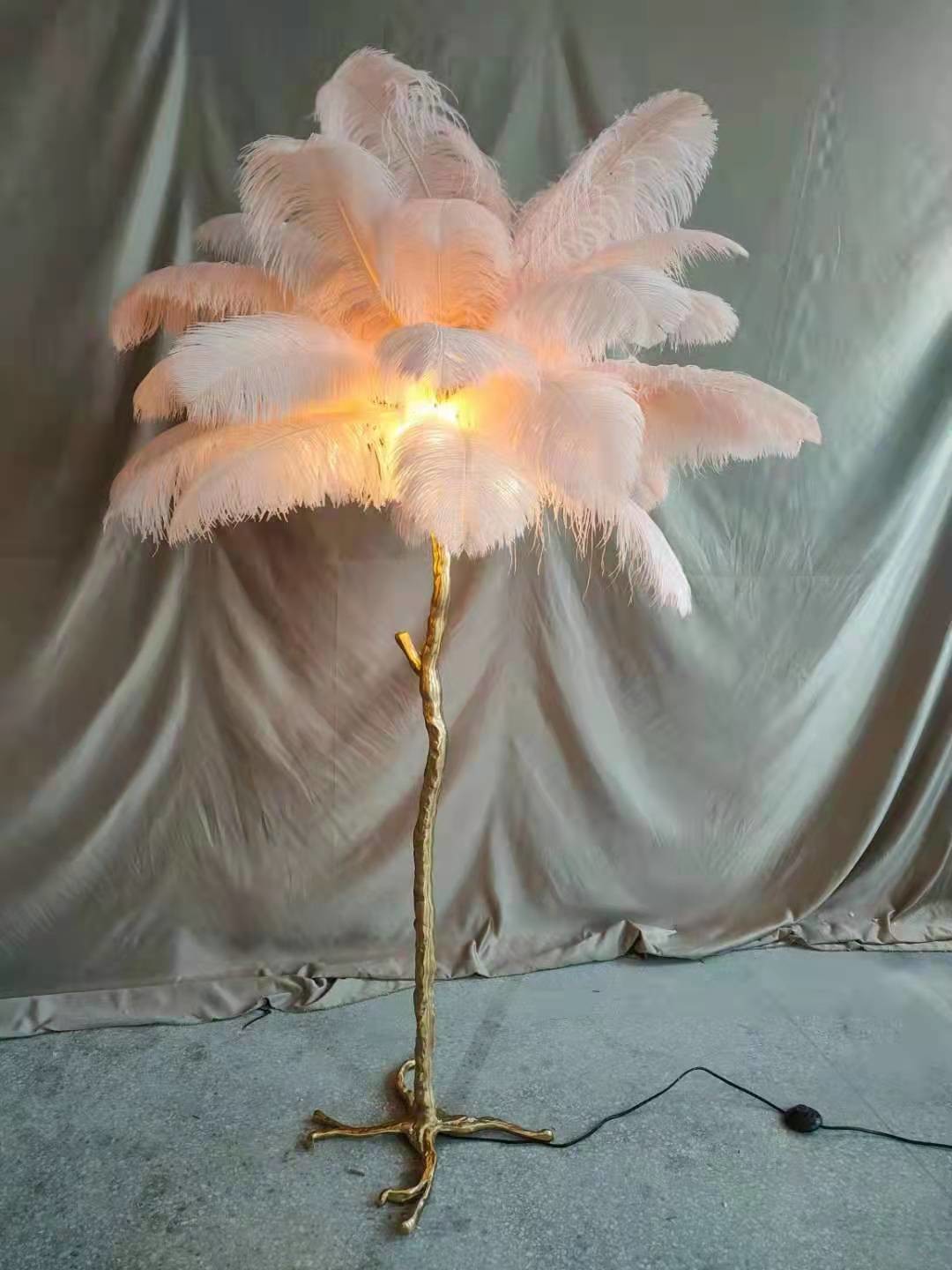 Colorful Light Luxury Floor Lamp Hotel Villa Feather Bedroom Standing Lamp Home Decor