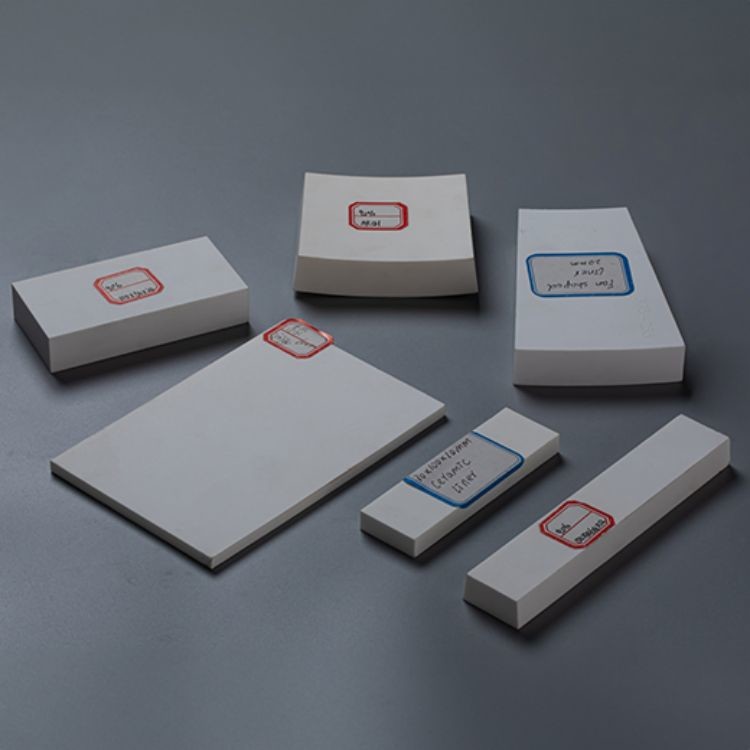 High Temperature White Alumina Ceramic Plates Superior Strength Low Wear Volume
