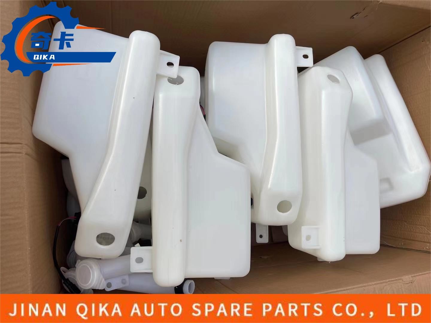 Dz14251740030 Plastic Expansion Tank SHACMAN Truck Plastic Header Tank