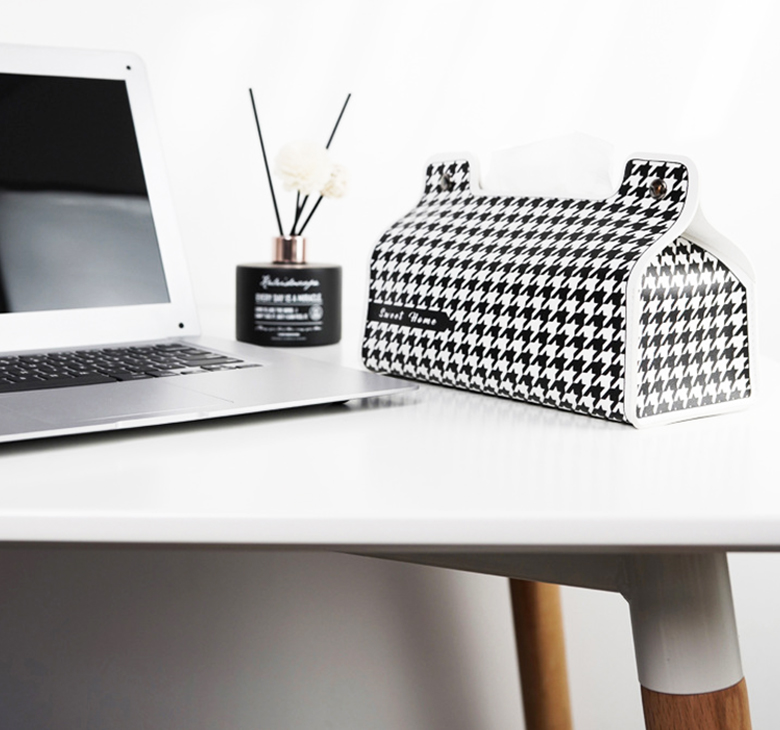 Portable Luxury Fold Washable Leather Napkin Holder for Home Restaurant and Banquet