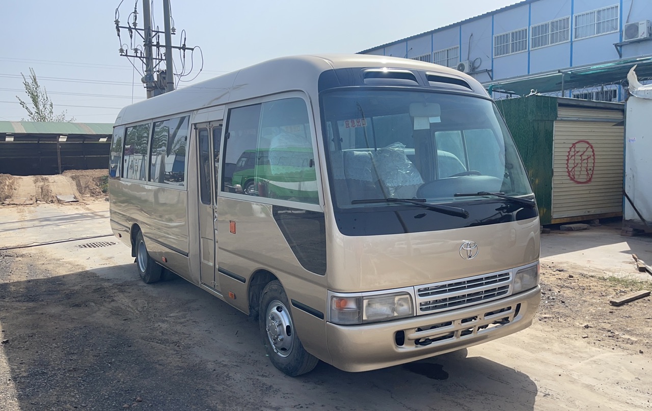 7m Toyota Coaster Bus 30 Seater Maximum Total Mass 5400kg 16/10 Approach/Departure Angle