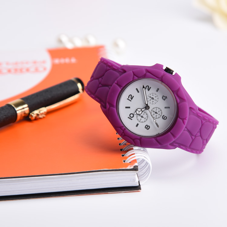 Promotional Gifts Silicone Rubber Bracelet Watch Purple Color With RoHS & CE Approval
