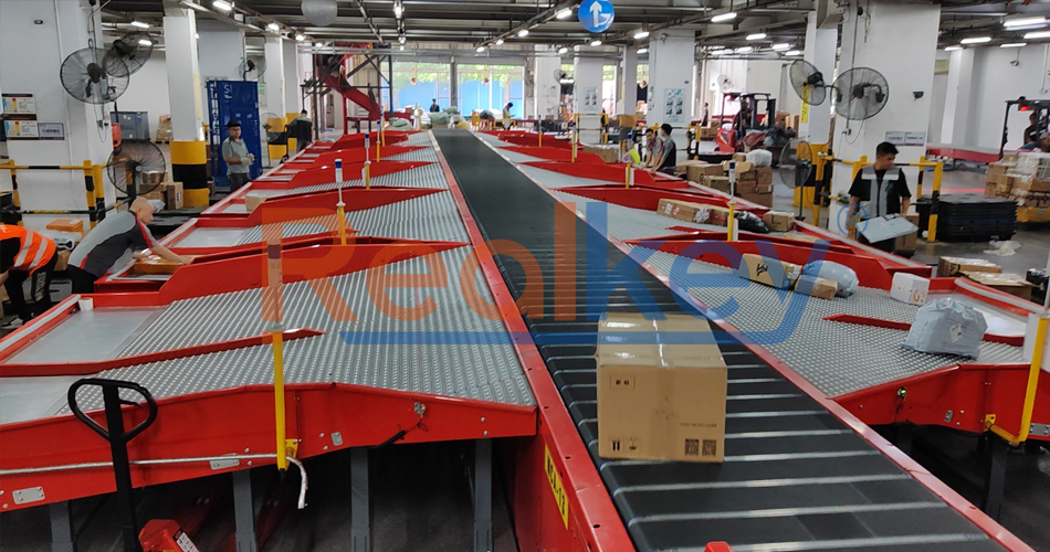 High Performance Narrow Belt Sorting Conveyor Machine Fast Processing Of Bulk Goods