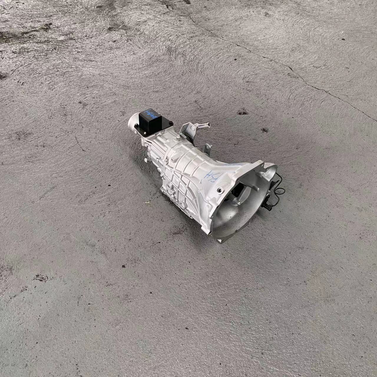 Japanese Hyundai 4x2 D4BH Gearbox Directly from with 2.0L Displacement and Low Noise