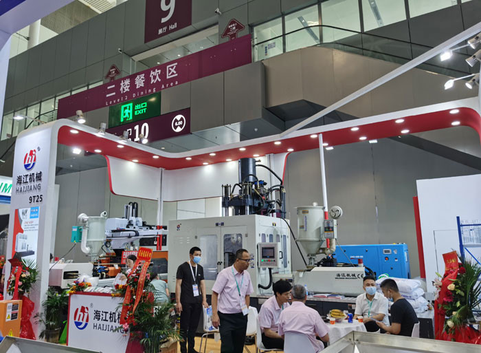 100-300 Ton Clamping Force Plastic Chair Injection Moulding Machine with PLC Control and 7-15 KW Heating Power