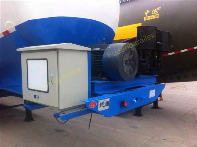 Tri - Axle Bulk Cement Tanker Trailer With Air Compressor Q235 Steel Tanker Body