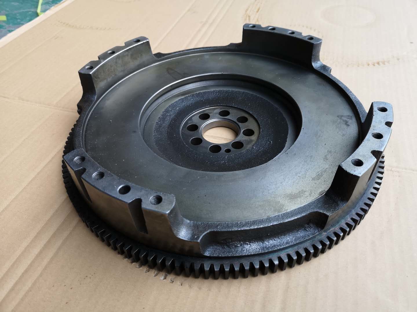 6HH1 6HK1 ISUZU Flywheel 8943909412 For FSR FRR FTR Truck 350mm Clutch Electronic Control Inject Engine 45 Sensor Holes