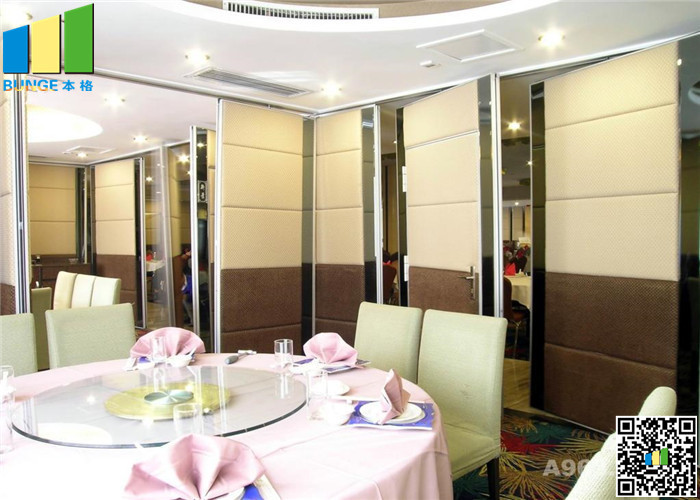 Banquet Hall Folding Partition Walls 2.56 Inches Thickness Wooden Surface