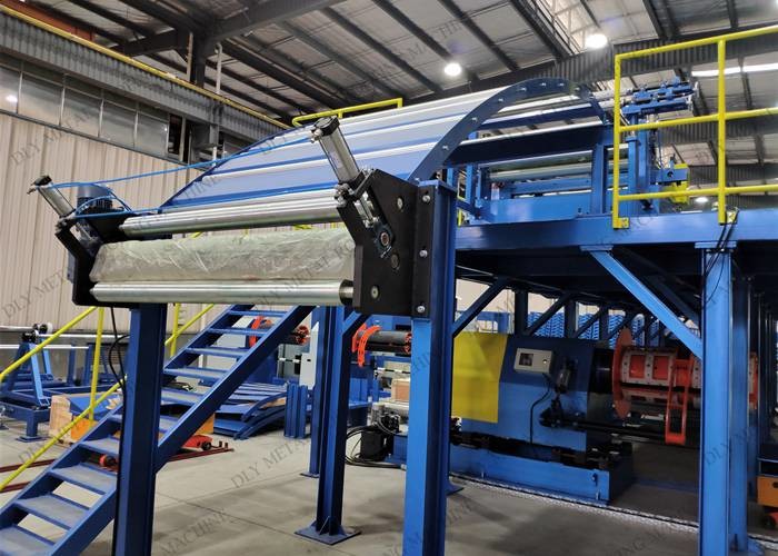 Automatic 20kw Metal Roof Panel Machine PLC Polyurethane Sandwich Panel Equipment