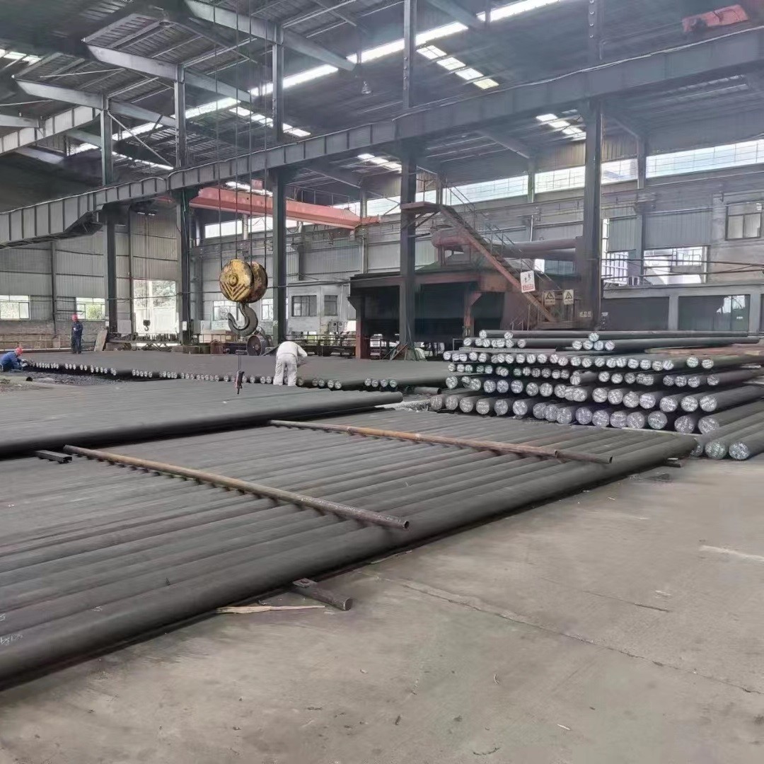 904L Stainless Steel Round Bar UNS N08904 Diameter 10 - 250mm ASTM A276 Black Surface