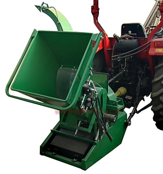 15hp 3 Point Hitch Shredder 45° Cutting Angle Hydraulic Feeding With Shear Bolt