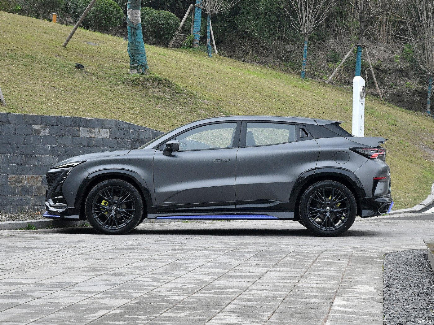 2023 New Petrol SUV Cars 5 Seats Changan Uni-T Gasoline Car In Stock