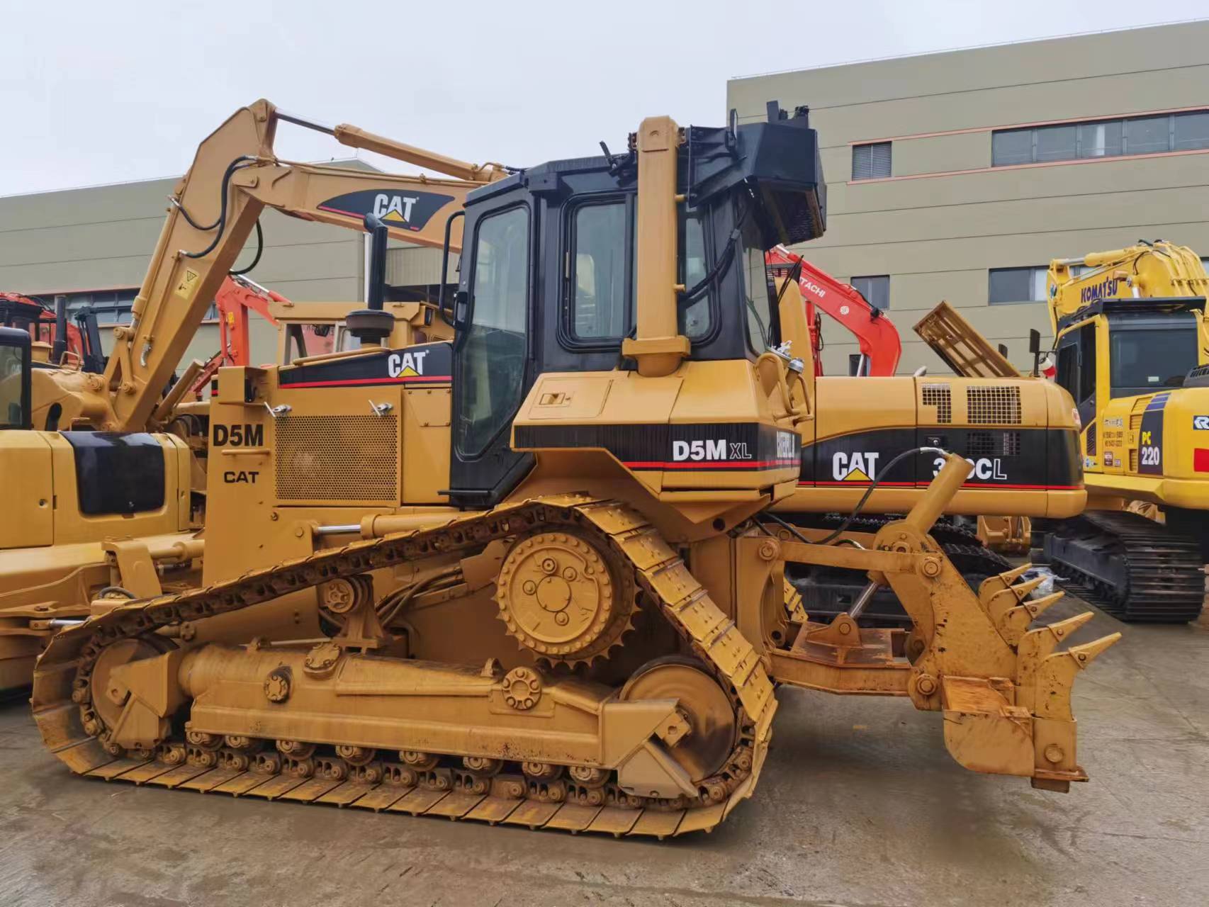 Cummins Engine Used CAT D5M Bulldozer Original Caterpillar D5G D5K D5H Crawler Bulldozer
