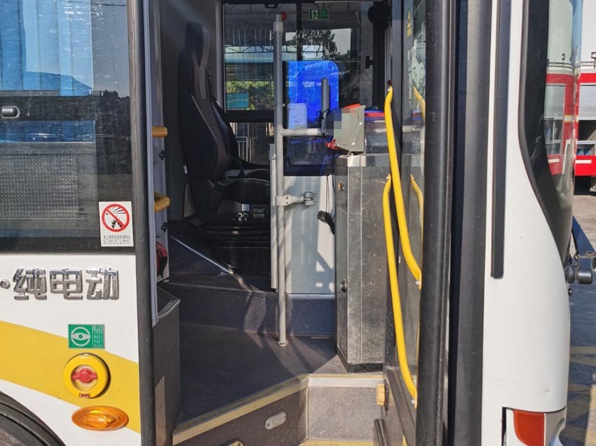 Yutong Electric City Bus 22-53seats Public Bus With Auto Transmission LHD Transit Bus