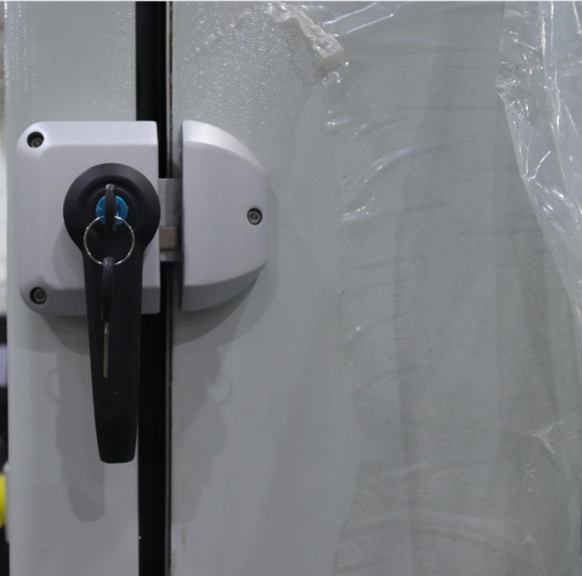 Small Climatic Multilayer Test Chamber Two Zones With Temperature Resistant Rubber