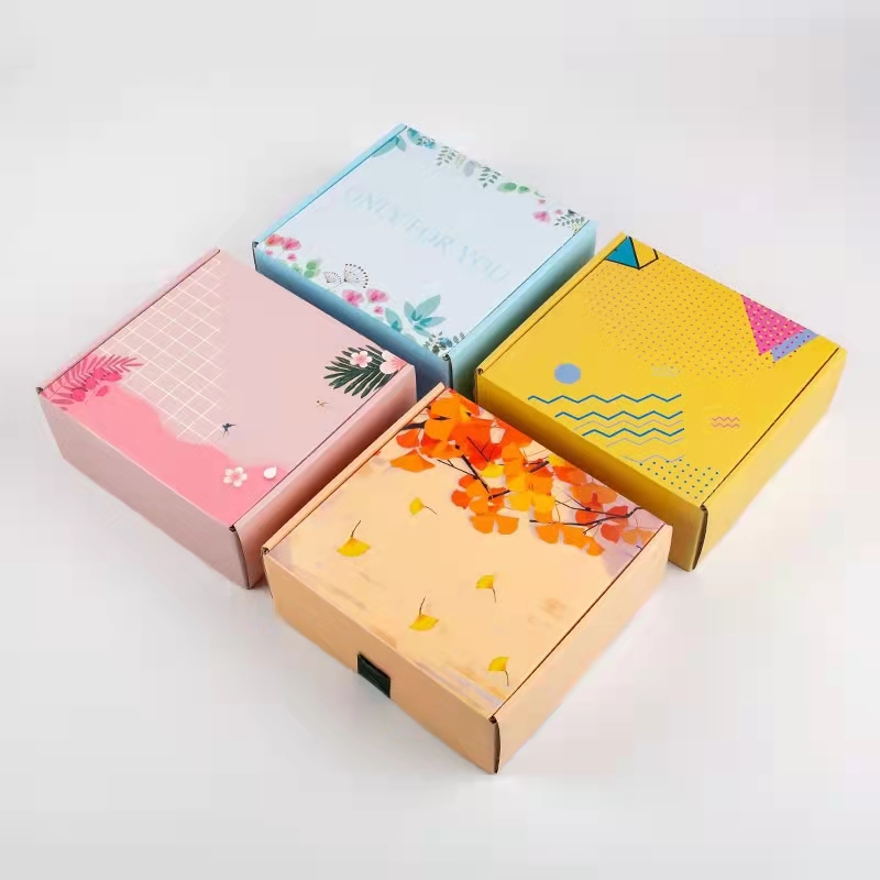 Pastel Beige Clothing Shipping Boxes Paperboard Corrugated Board