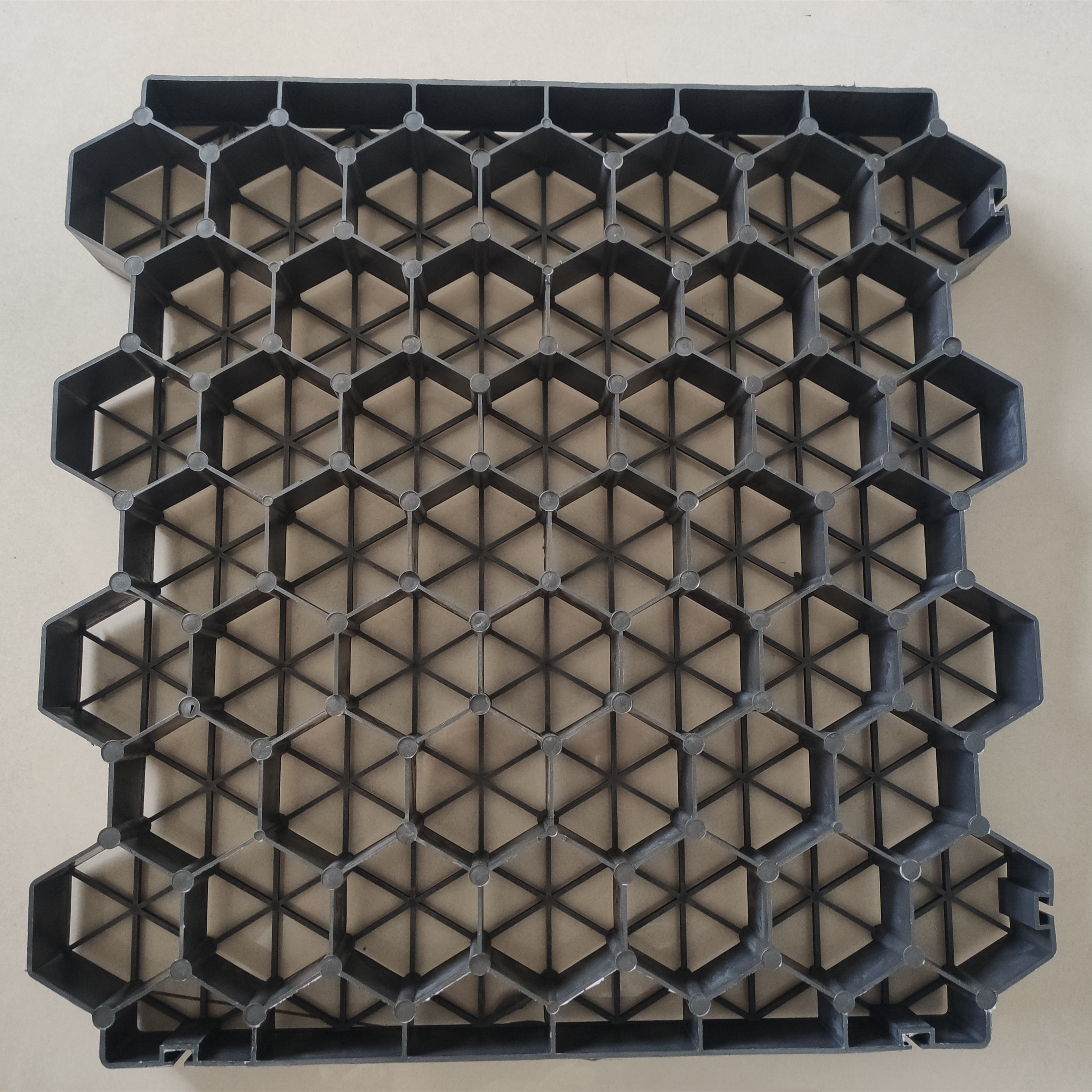 500*500*50 Grass Plastic Paver Grid for Long-Lasting and Sustainable Parking Solutions