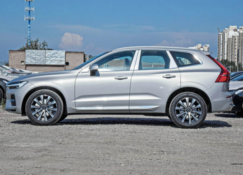 Volvo XC60 2023 B5 4WD Zhiyuan Luxury Version 5 Seats SUV Luxury New