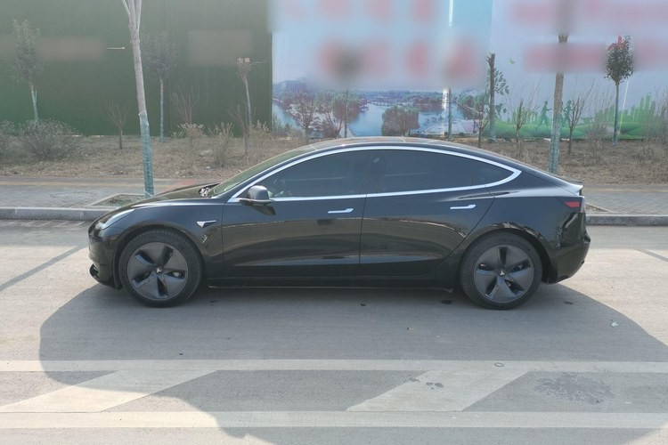 New Energy Battery Power Clean Energy High Speed 225km/H Electric Car
