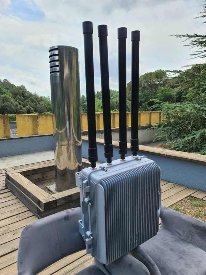 Outdoor Computer Connection Long Range UAV Drone Signal Jammer Blocker For Oil Depot