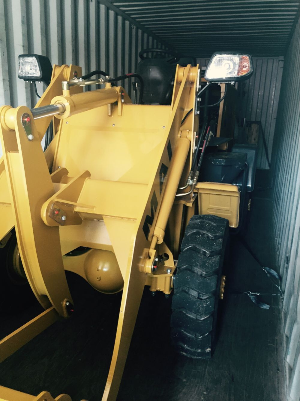 Kawasaki Hydraulic Pump Front Loader with Max. Dump Distance of 950mm and Performance