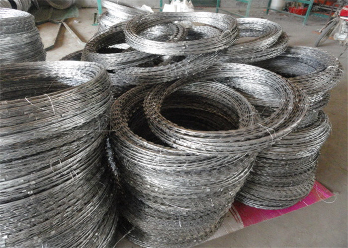 Cbt65 Bto22 Cbt60 Security Galvanized Concertina Razor Barbed Wire For Prison Fence