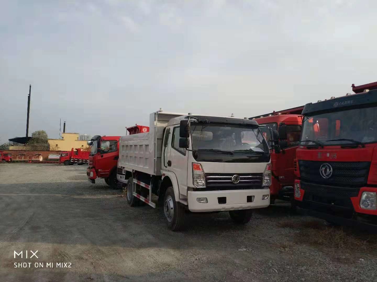 Dongfeng 4x2 dump truck/tipper truck/10 ton tipper truck/120hp Yuchai Engine/