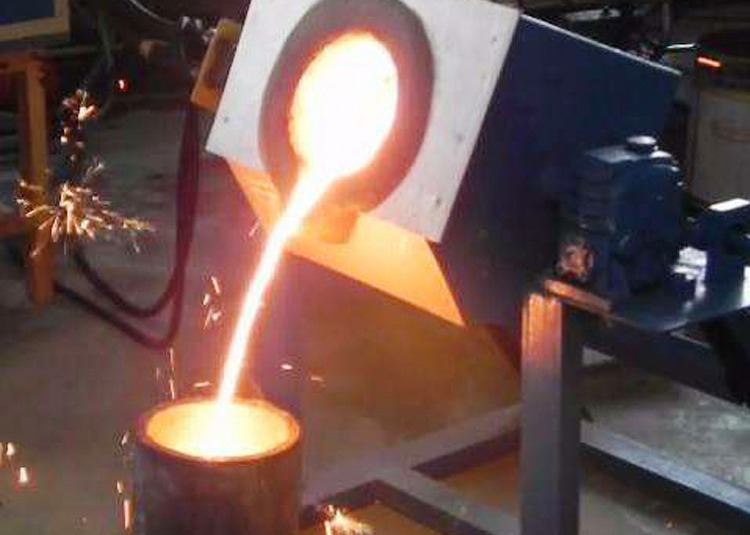 45kw Tilting Precious Metal Melting Furnace 500-2300 Degree Steel Induction Furnace
