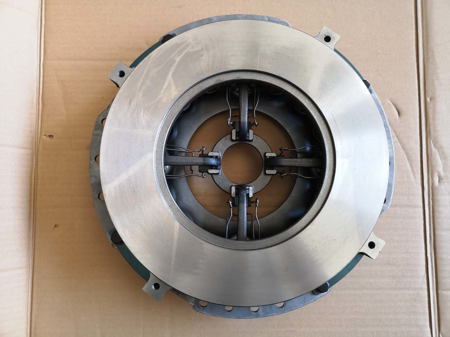 1312203822 Clutch Cover 380mm Small Push Plate In Middle Screwed On Lever Arm