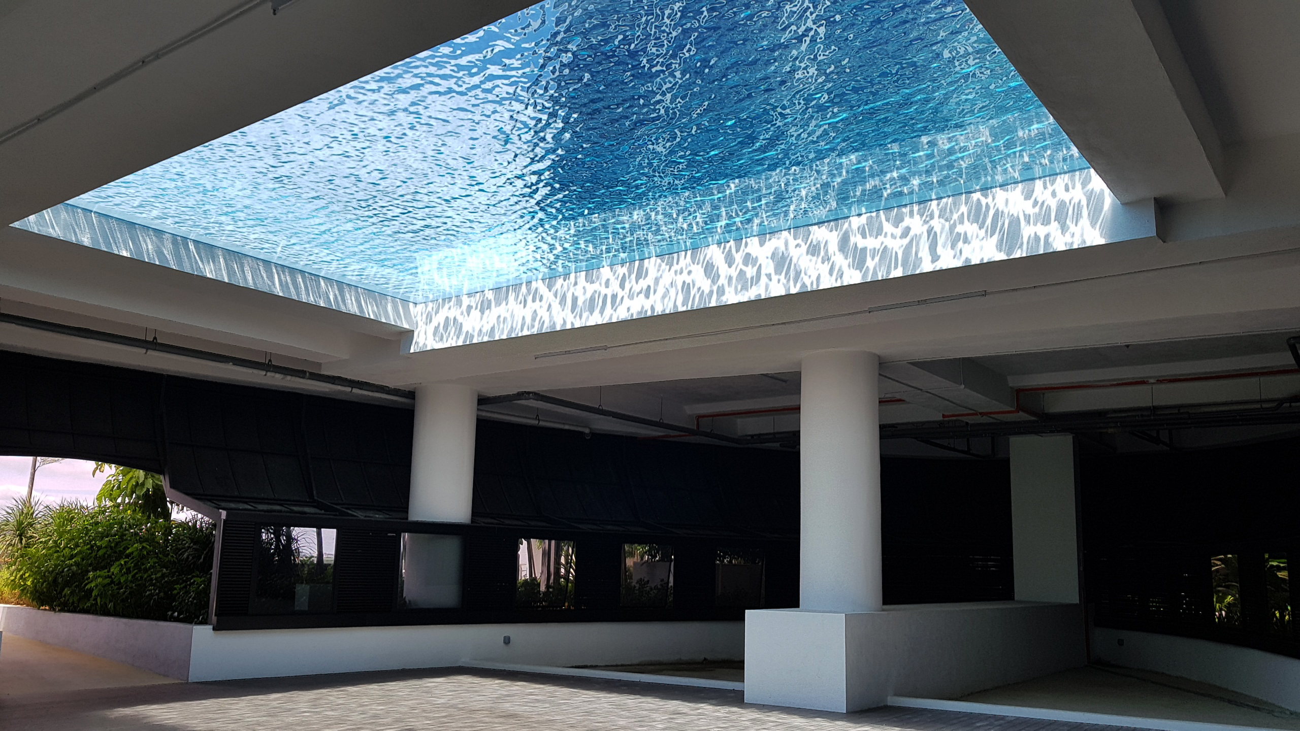 High Light Transmission Transparent Fiberglass Pool Shells for Large Outdoor Pools