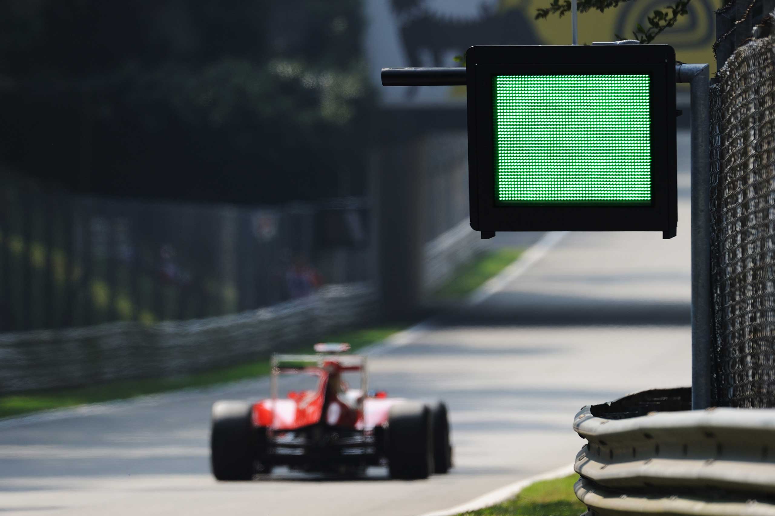 32*16 Glare-LED Testing Racing Cars Sign with 256*256*35 mm Panel