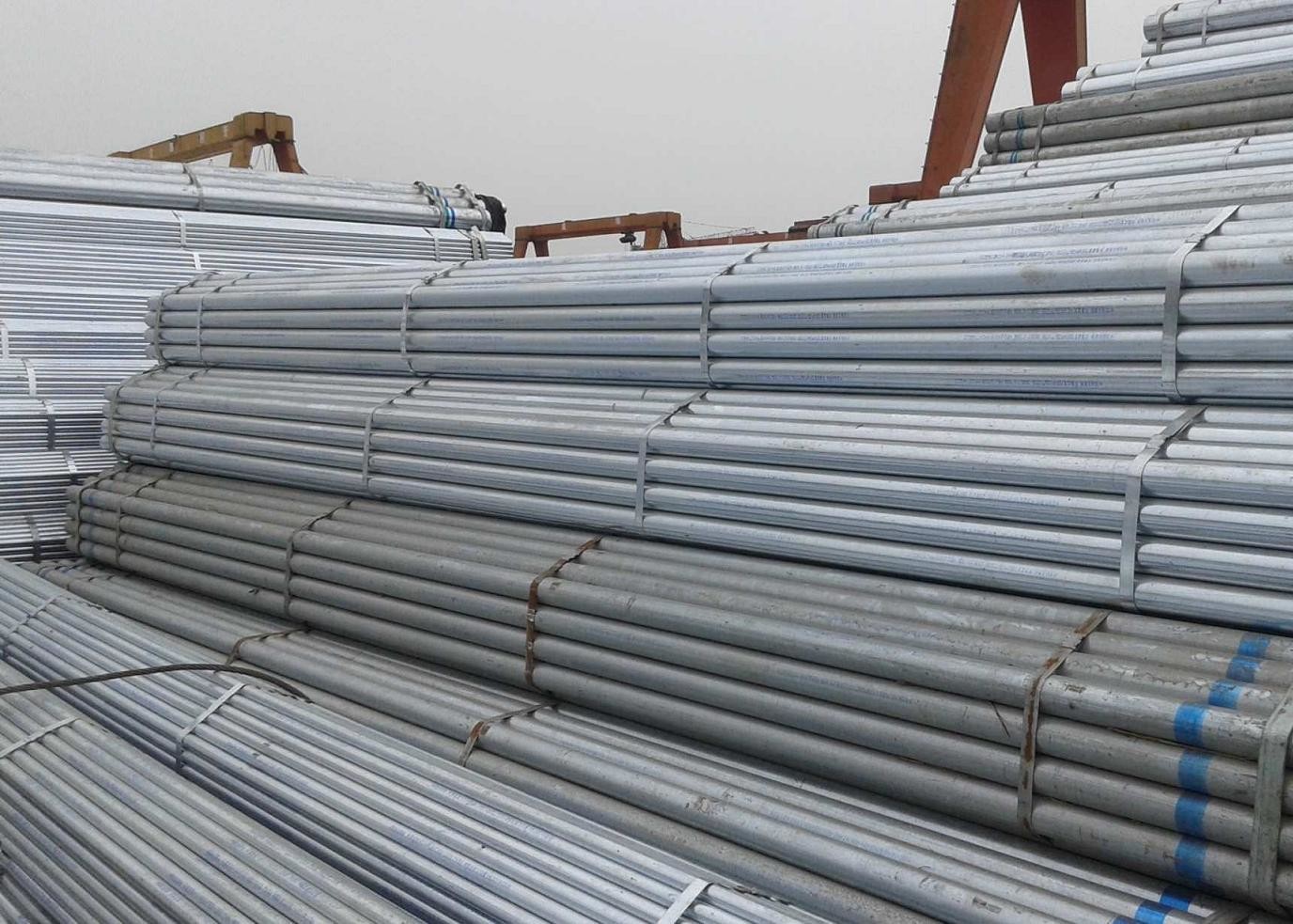 Hot Dipped Seamless Galvanized Steel Pipe ASTM A53 Material Zinc Coated Surface