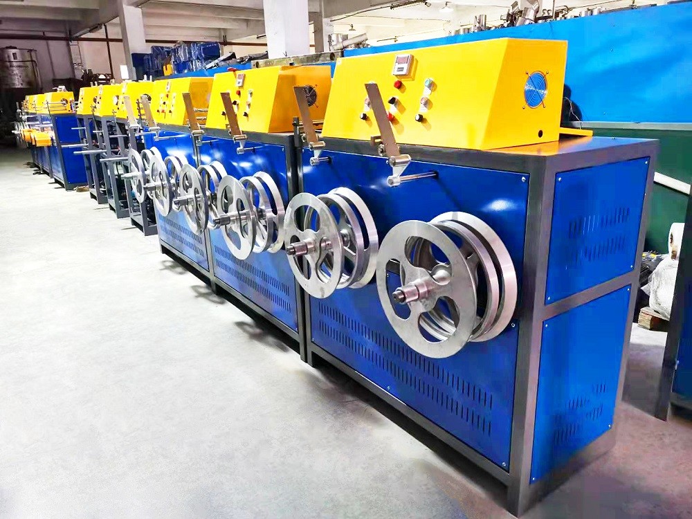 PET Packing Belt/Tape Extruding Machinery for Packing with 100% Recycled Bottle Flakes