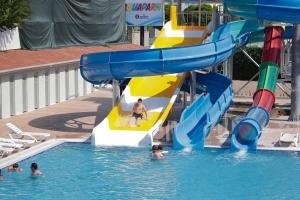 Wholesale ODM Commercial Water Park Equipment Pool Fiberglass Slide for Sale from china suppliers