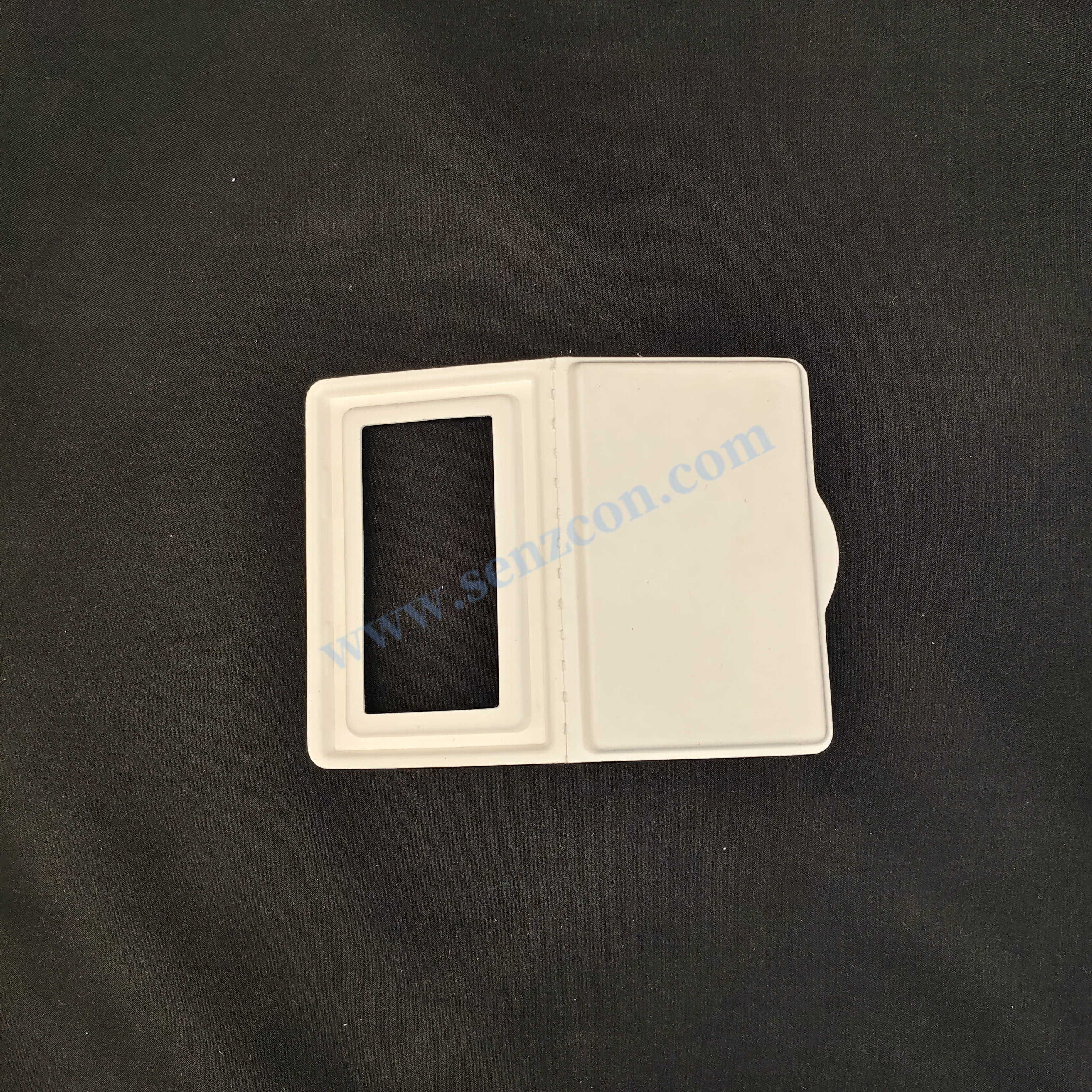 Factory-customized pulp molding lids for wet wipes, replacing plastic and complying with EU and US plastic bans, eco-friendly and degradable.