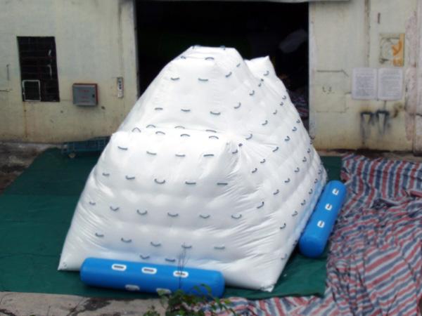 White Inflatable Water Sports , 3 Sides Inflatable Iceberg For Water Sport