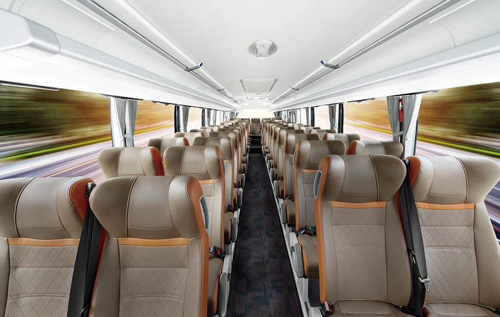 11670x2550x3695mm Used Buses in Brazil Luxury Coach Youtong Bus with Diesel Fuel Type