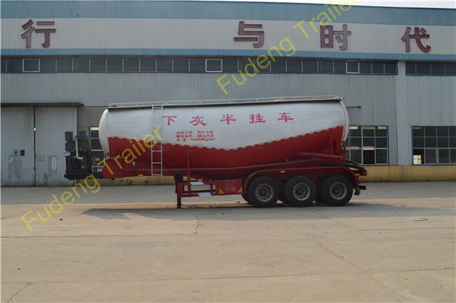 V Type Middle-Density Cement Tanker Truck 30-75CBM Loading Capacity