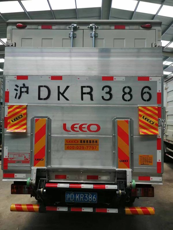 Aluminum Hydraulic Tailgate Lifter Stop Slide Platform For Trucks 2500kg Loading Capacity