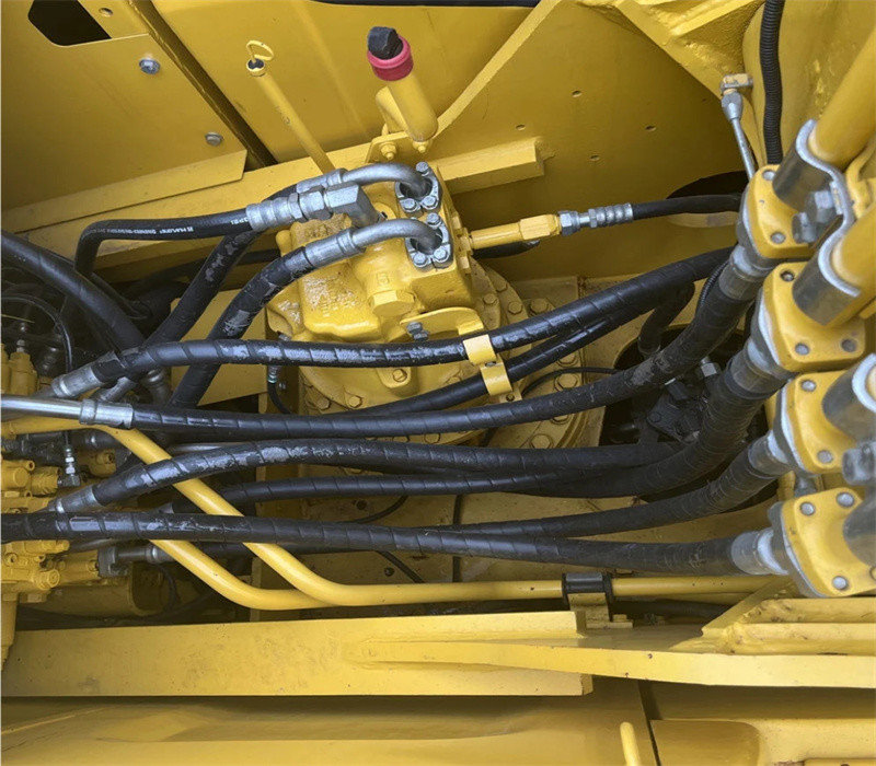 Yellow Used Digging Equipment 22t Used Mini Excavator Komatsu pc240lc