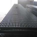 Plank Serrated Carbon Steel Bar Grating 32x5mm Black Paint Surface Treatment