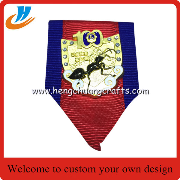 Gold enamel pins best price custom lion club badges matt gold plated