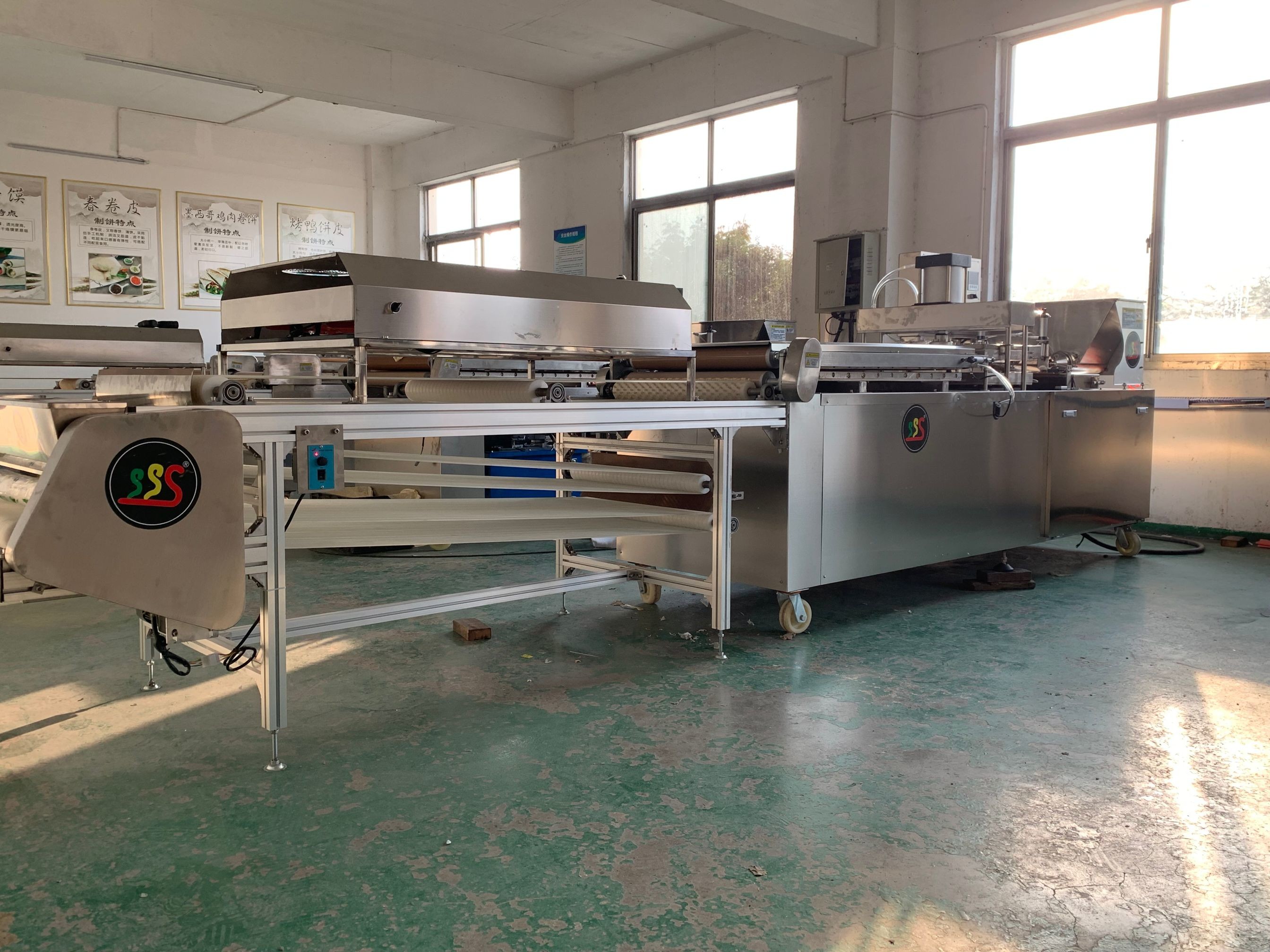 100 - 3000 Pieces/H Chrome Plated Tortilla Maker With Roller Surface Treatment Fully Automated Production Line