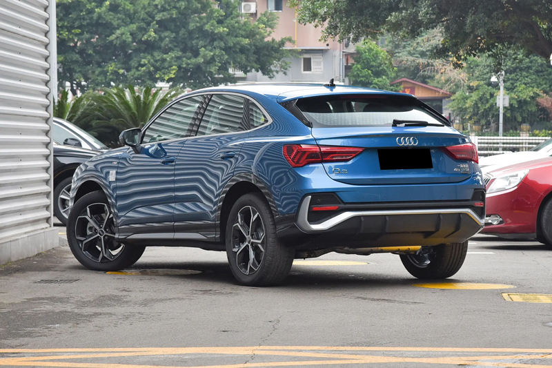 Q3 Sportback 2024 2023 35 40 45 TFSI RS 5 Seats Compact SUV 200km/h 1.5 2.0 T Gasoline Petrol Car for Audi LED Headlight