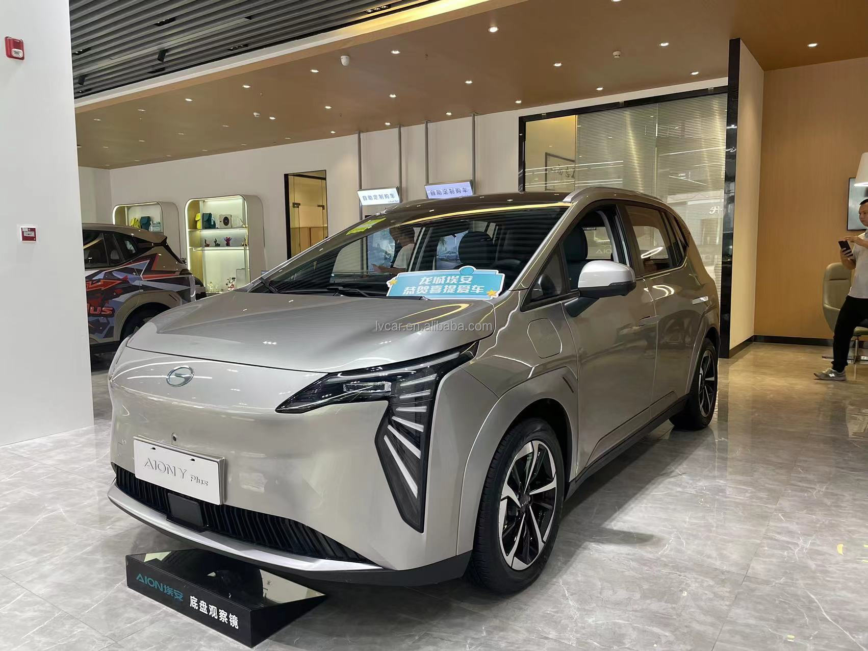 Guangqi Aian 2023 's TPMS Popular Energy Vehicle SUV with Large Space and 5 Seats