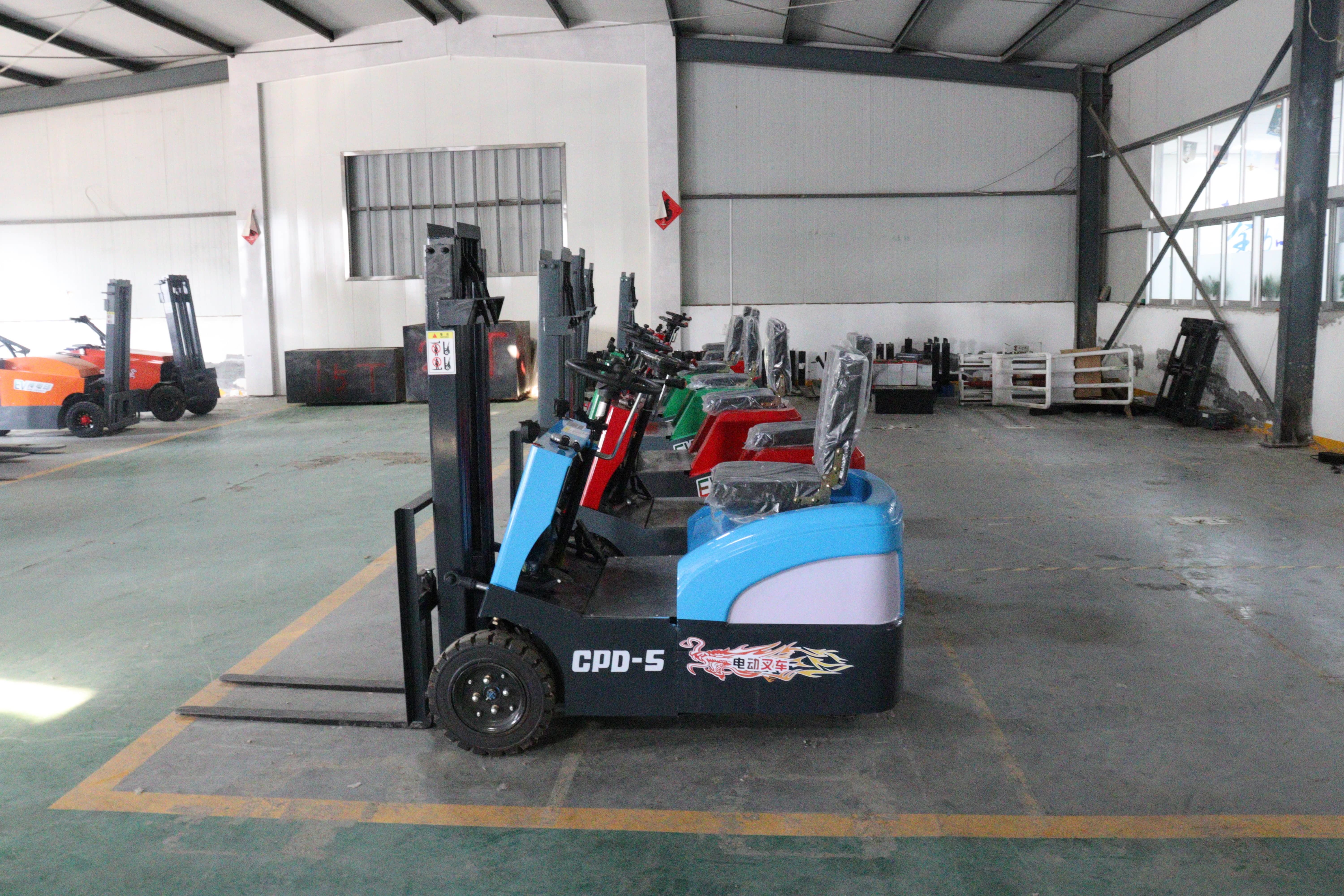1 Ton Three Wheel Electric Forklift 3-6 Meters , Rated Voltage 60V No-Load Speed 13 Km/H